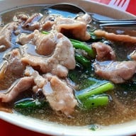 ราดหน้ายอดผักนายเคี้ยงเอ็มไพร์ พญาไท 3