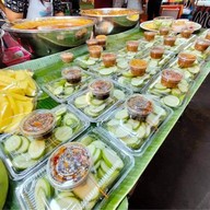 สามสหายมะม่วงน้ำปลาหวาน