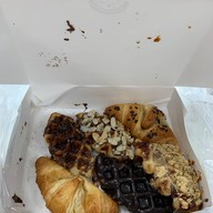 ครัวซองต์ ครัวใจ ( Croissant Croisjai) ขนมอบ พระราม3