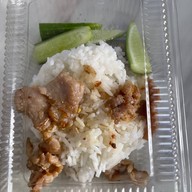 ป้าแว่น อาหารตามสั่ง