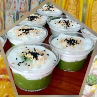 แซนวิซ& เปียกปูนใบเตยกะทิสด