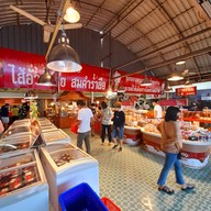 บรรยากาศ ไส้อั่วเผาเตาหลวงสิบสองปันนา