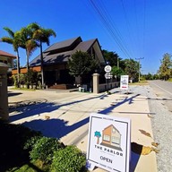 The parlor Coffee'n Eatery