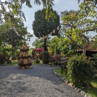 หน้าร้าน ครัวเจ๊น้อย