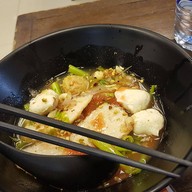 เมนูของร้าน หลา ลูกชิ้นปลาเยาวราช