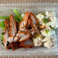 ฟู่ บะหมี่ปู เกี๊ยวกุ้ง หมูแดง หมูกรอบ รัชดาภิเษก-ท่าพระ