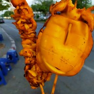 ปลาหมึกย่างเยาวราช By พลอย ข้างกระทรวงพาณิชย์