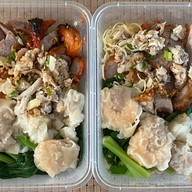 เมนูของร้าน ฟู่ บะหมี่ปู เกี๊ยวกุ้ง หมูแดง หมูกรอบ รัชดาภิเษก-ท่าพระ