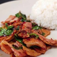 เฮียหมีกะเพราพริกแห้งโบราณ 1