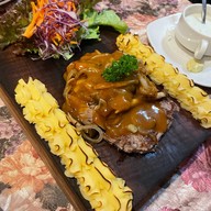 The Pappa Pizza and Steak ลำปาง