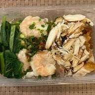 เมนูของร้าน ฟู่ บะหมี่ปู เกี๊ยวกุ้ง หมูแดง หมูกรอบ รัชดาภิเษก-ท่าพระ