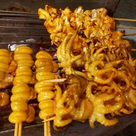 ปลาหมึกย่างเยาวราช By พลอย ข้างกระทรวงพาณิชย์