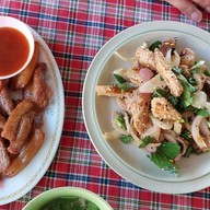 เมนูของร้าน คุณตุ๊ก กะเพราถาด