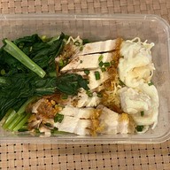 เมนูของร้าน ฟู่ บะหมี่ปู เกี๊ยวกุ้ง หมูแดง หมูกรอบ รัชดาภิเษก-ท่าพระ