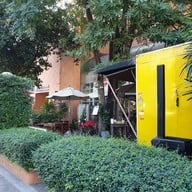 Trailer Coffee Suriwong Book Center