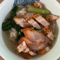 ฟู่ บะหมี่ปู เกี๊ยวกุ้ง หมูแดง หมูกรอบ รัชดาภิเษก-ท่าพระ