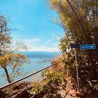 วัดเขาจอมทอง