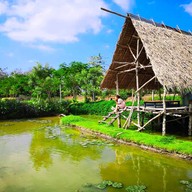 ร้านป๋ารวย Coffee & Noodles
