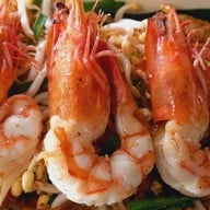 แมนโร่ผัดหมี่โคราชเจ้าเก่าดั้งเดิมหน้าวัดสระแก้ว