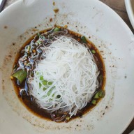 ชื่น..ก๋วยเตี๋ยวเรืออยุธยา สุขาภิบาล5