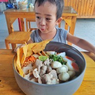 โตเกียวพรสุข ซอยเปียร์นนลำลูกกา