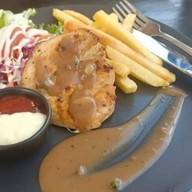 บ่าวเดช สเต็กอินดี้