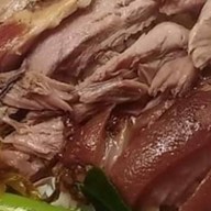 นายอู๊ดข้าวขาหมูและบะหมี่หมูแดง ก๊วยเตียวต้มยำ แสนสบาย พระราม4