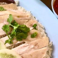 ร้านข้าวมันไก่ (หลังห้างอมอรินี่)