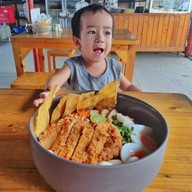 โตเกียวพรสุข ซอยเปียร์นนลำลูกกา