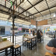 ก๋วยเตี๋ยวเรือ ลิ้มรส อร๊อยอร่อย โชคชัย4 ซอย78