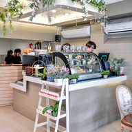 บรรยากาศ อยากยำคาเฟ่ กาญจนบุรี