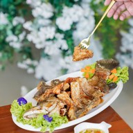 เมนูของร้าน อยากยำคาเฟ่ กาญจนบุรี