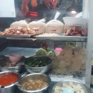 บะหมี่เกี๊ยวปูหมูแดงน้องทาโร่