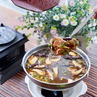 เมนูของร้าน อยากยำคาเฟ่ กาญจนบุรี