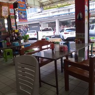 ร้านก๋วยเตี๋ยวรวยเส้น & อาหารตามสั่ง ลำปาง (อัศวิน) สาขา1