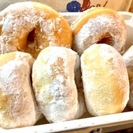 เป็ดหกตัวคาเฟ่ ขนม โดนัท กาแฟ อาหารจานเดียว Nakhon pathom