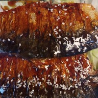 พ่อหนุ่มข้าวหน้าสไตล์ญี่ปุ่น