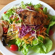The Salad Concept ถนนนิมมานเหมินท์