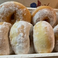 เป็ดหกตัวคาเฟ่ ขนม โดนัท กาแฟ อาหารจานเดียว Nakhon pathom