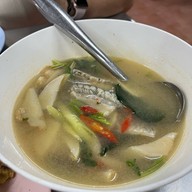 ข้าวต้มหัวปลา (เจ้าเก่าจากตลาดนางลิ้นจี่)
