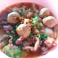 ป้าอ๋อยก๋วยเตี๋ยวตุ๊กเนื้อหมูตุ่น หมู่บ้านไทยประเสริฐ (หลังตลาดออจิระ)