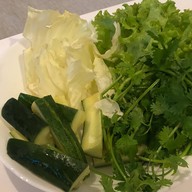 ยำแหนมคลุก ป้าแจ่ม ตลาดอัศวิน