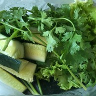 ยำแหนมคลุก ป้าแจ่ม ตลาดอัศวิน