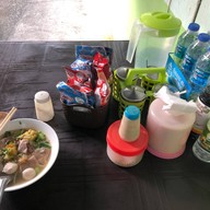 ก๋วยเตี๋ยวเอ็นหมู หางหมู หน้าเซี่ยงตึ๊ง