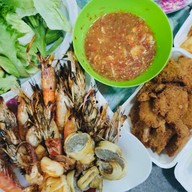 ปลาหมึกย่าง / หมึกย่าง / กุ้งเผา พระเจ้าจอร์จ