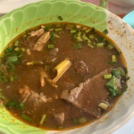 เมนูของร้าน ป้ายอด ลาบ ส้า แกงอ่อม