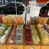 ผลไม้ลุงประยงค์ ถนนประดิพัทธ์ หน้าคอนโดเดอะไลน์