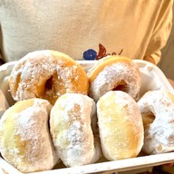 เมนูของร้าน เป็ดหกตัวคาเฟ่ ขนม โดนัท กาแฟ อาหารจานเดียว Nakhon pathom