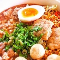 เตี๋ยวต้มยำ มะนาวสด ไข่ยางมะตูม