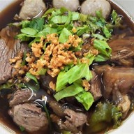 ลูกชิ้นปิ้ง (ฮาลาล) ราม182 by มีนา~ชามิล ปากซอยราม 182